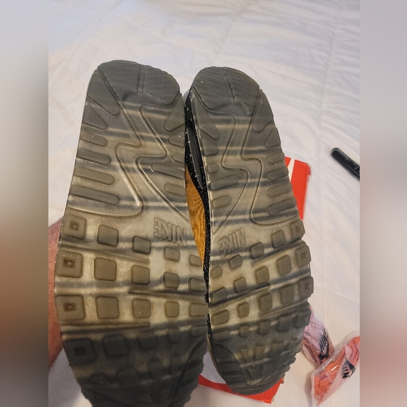 Nike airmax 90 (moon landing) - Picture 3 of 3